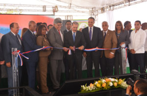 Presidente Danilo Medina inaugura textilera construida por  FONPER con inversión de RD$57 millones 2