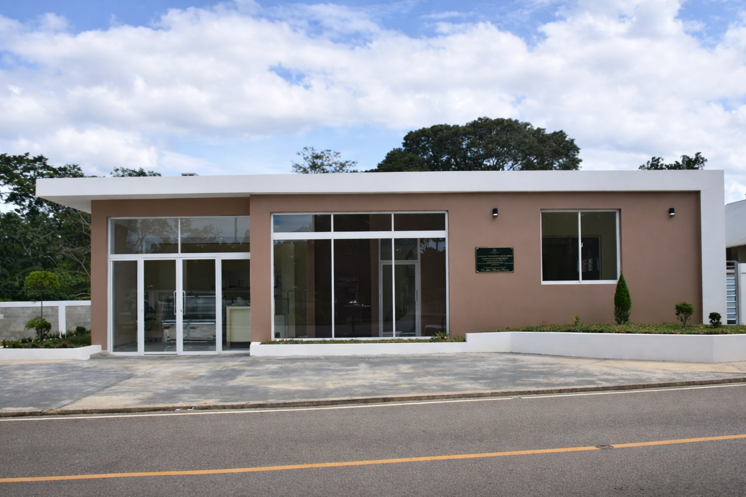 La Leoonor, Santiago